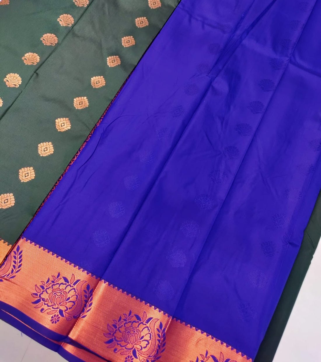 ROYAL WEAVES SOFT SILK SAREE