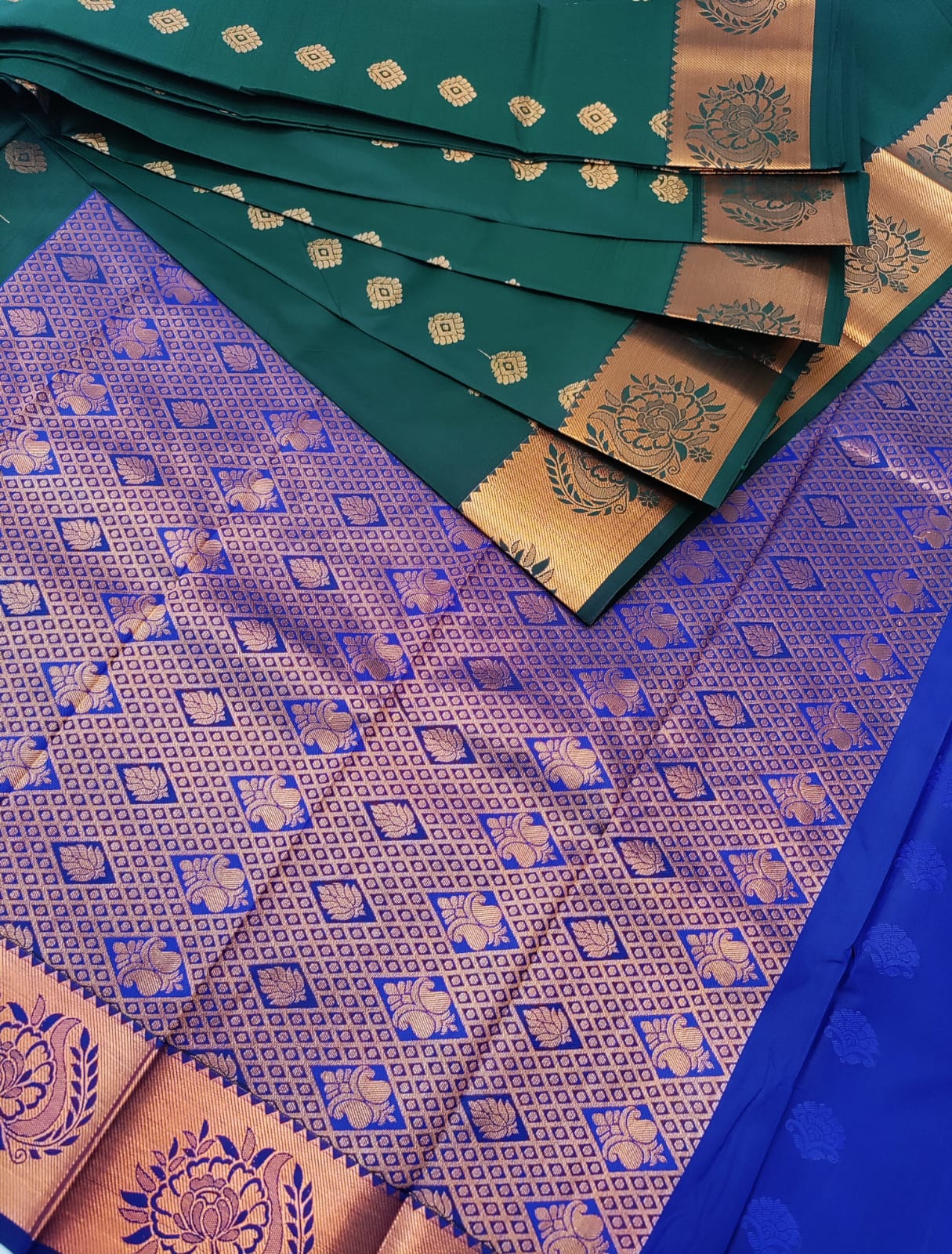 ROYAL WEAVES SOFT SILK SAREE