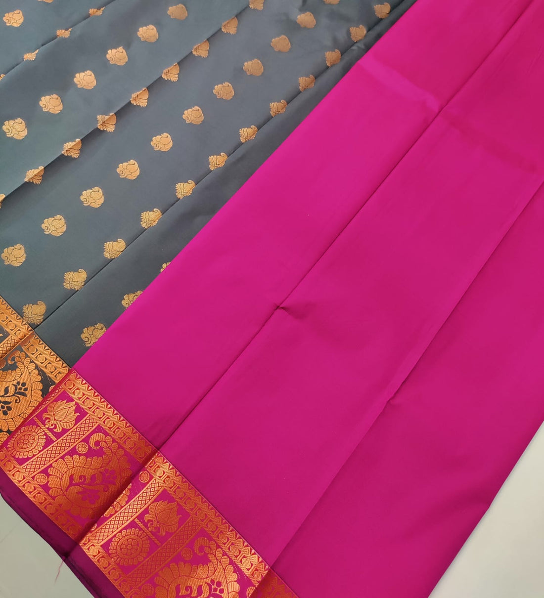 ROYAL WEAVES SOFT SILK SAREE