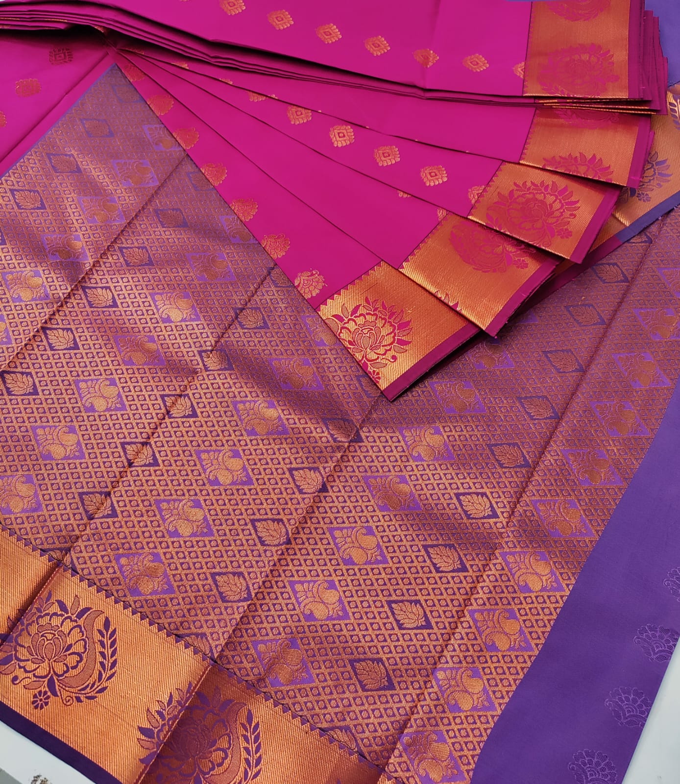 ROYAL WEAVES SOFT SILK SAREE