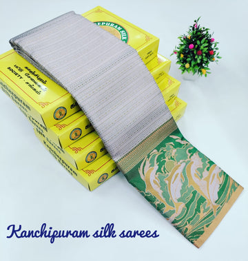 Royal Emerald Vasthrakala Silk Wedding Saree – Dolphin Motif Edition