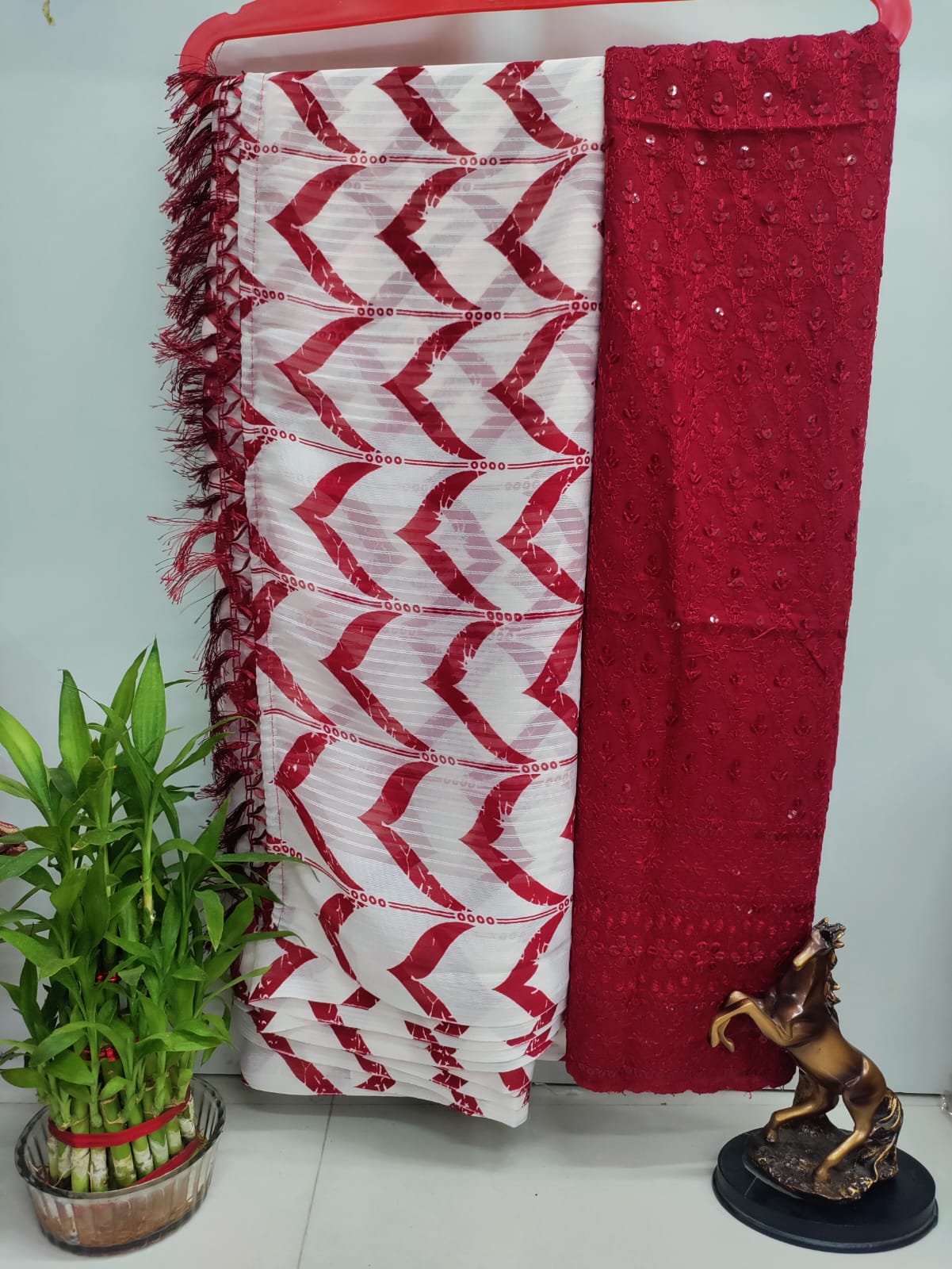 🍷 Maroon & White Georgette Saree
