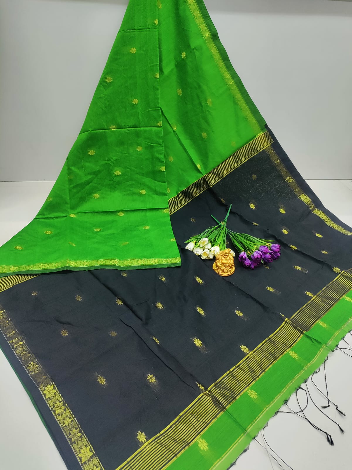 Parrot Green with Black Maheshwari Cotton Saree