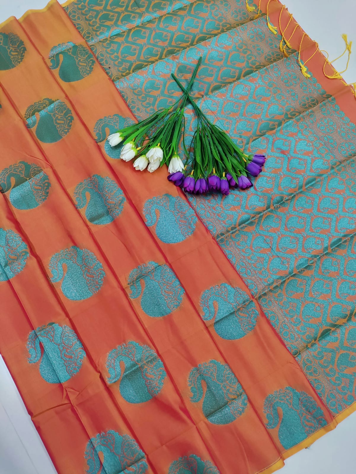 🌸 Cool Cotton Dual Shade Saree