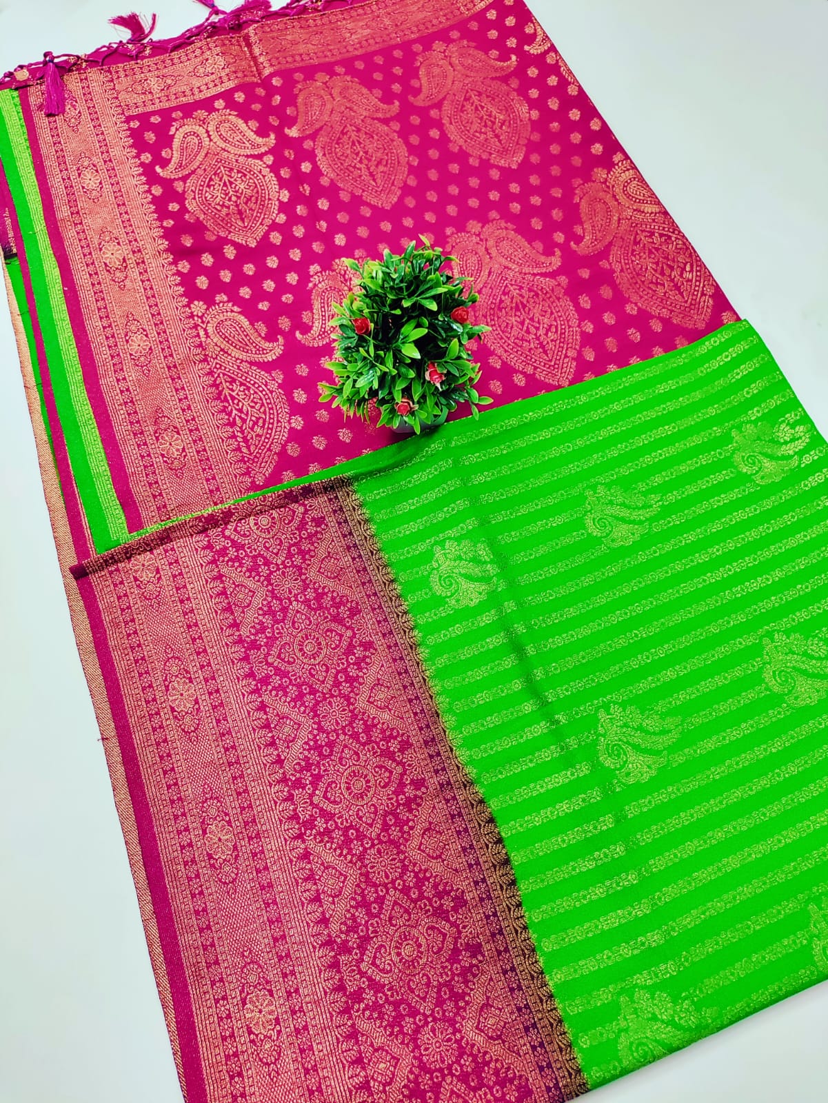 ✨ Elegant Joragat Visco – Parrot Pink Glow