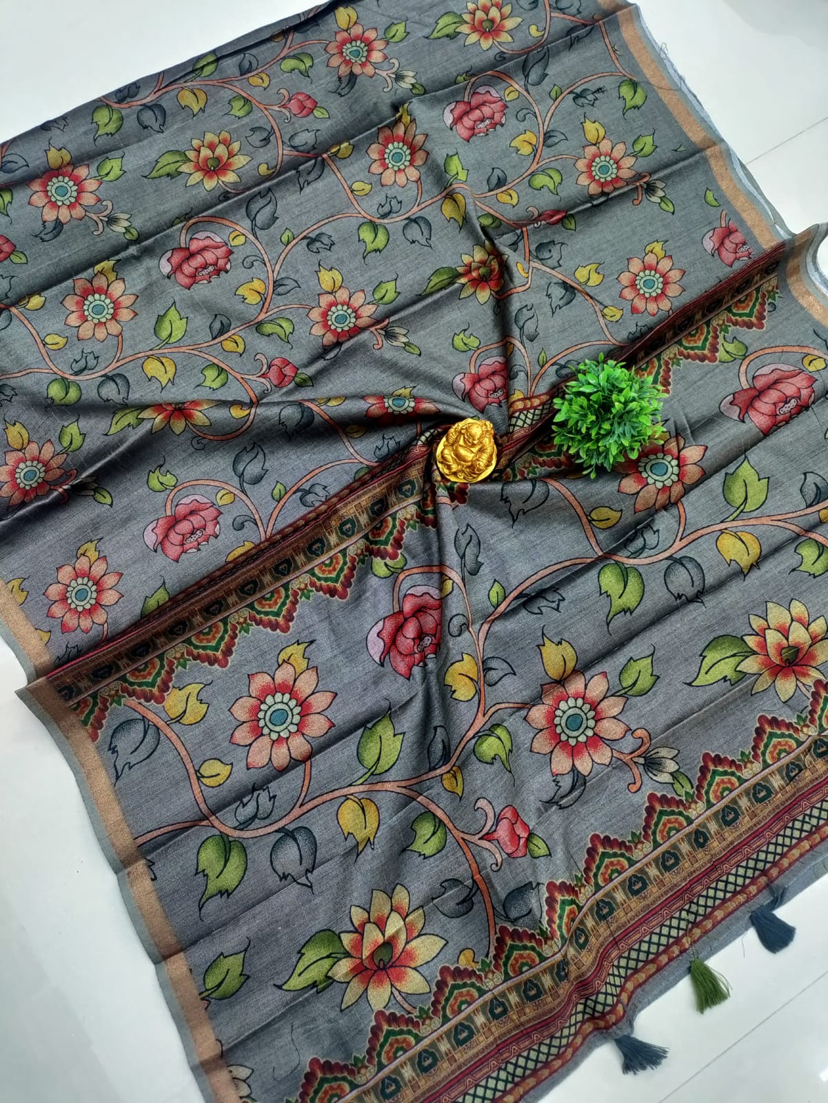 👑 Kerala Queen – Exclusive Fancy Hand Printed Saree 🌸