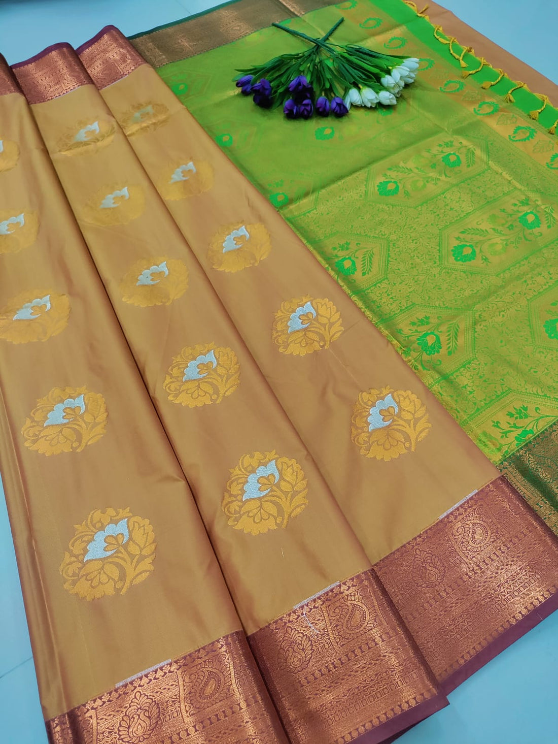 Royal Meena Soft Silk Saree with Dual Tone Contrast Pallu