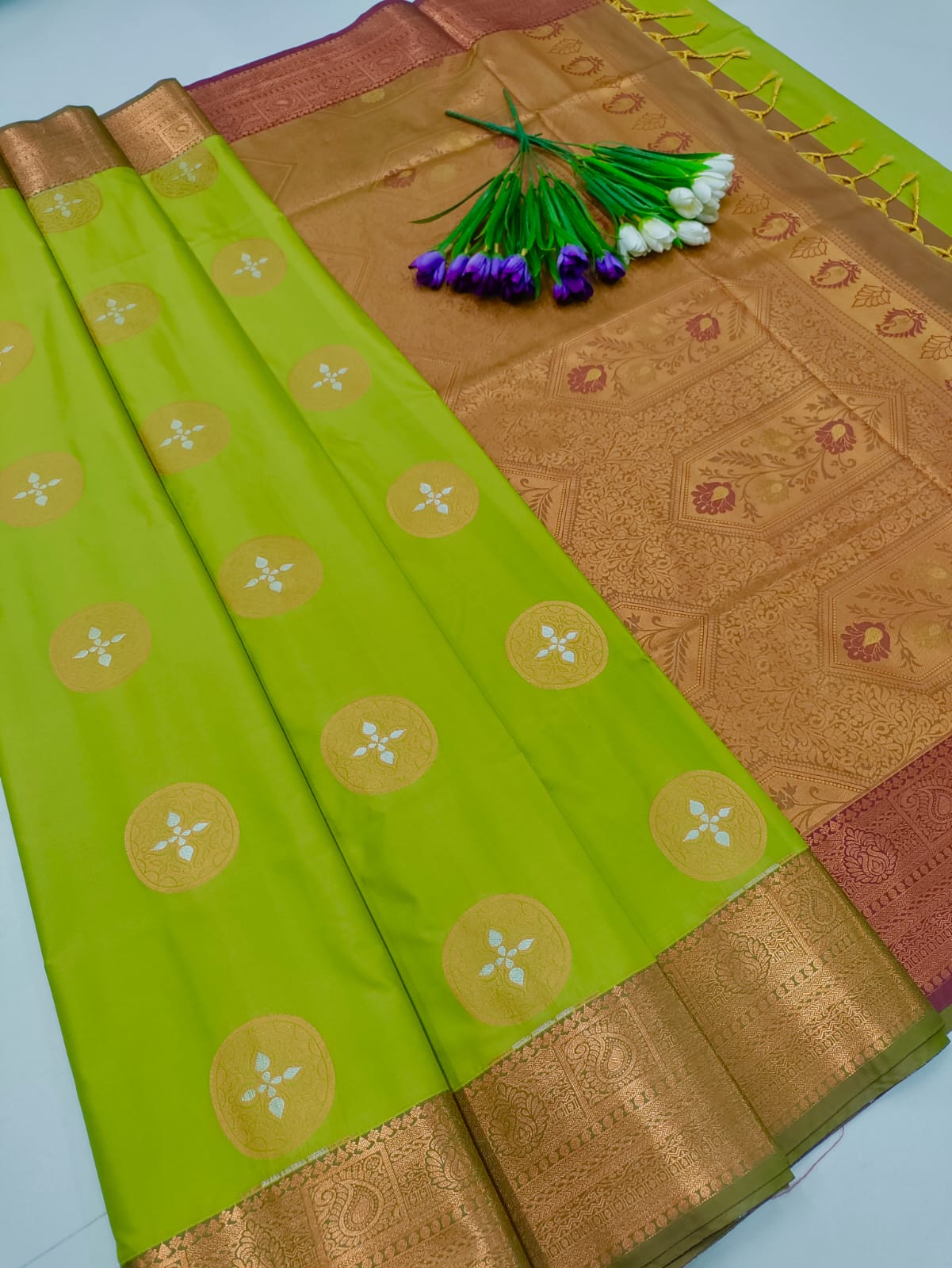 Royal Meena Soft Silk Saree with Dual Tone Contrast Pallu