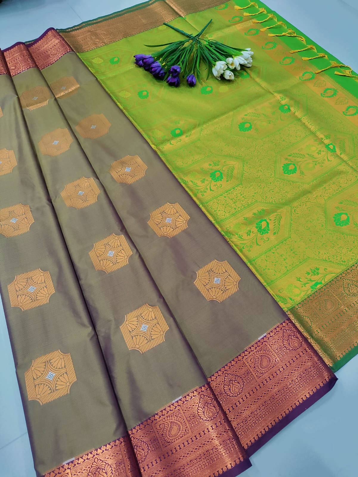 Royal Meena Soft Silk Saree with Dual Tone Contrast Pallu