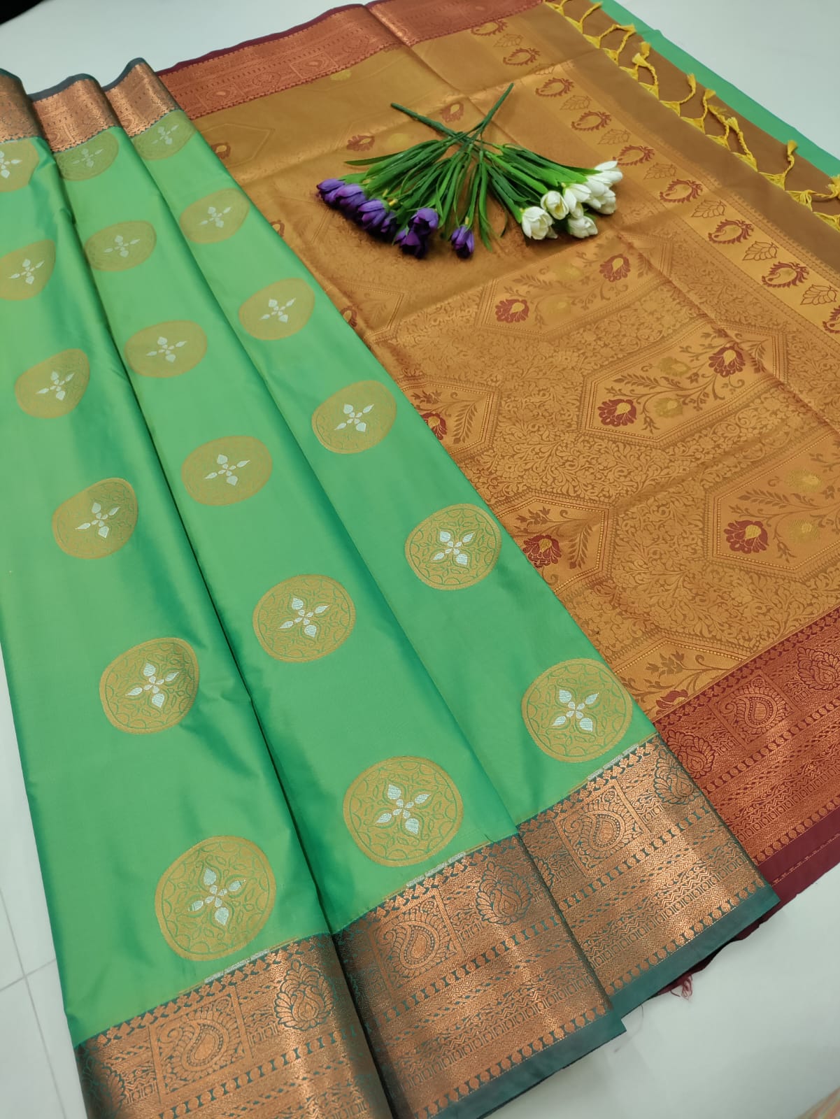 Royal Meena Soft Silk Saree with Dual Tone Contrast Pallu