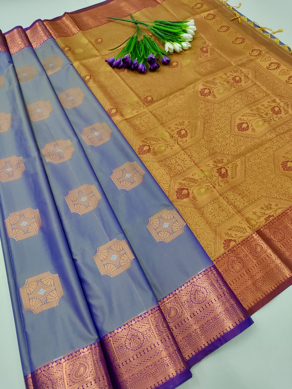 Royal Meena Soft Silk Saree with Dual Tone Contrast Pallu