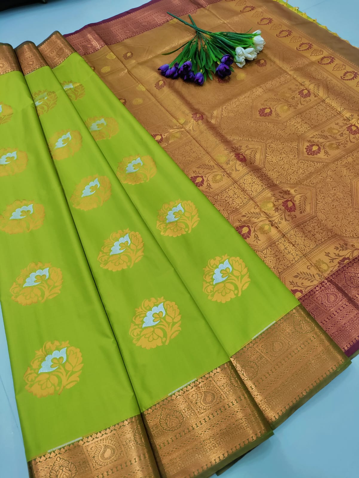 Royal Meena Soft Silk Saree with Dual Tone Contrast Pallu
