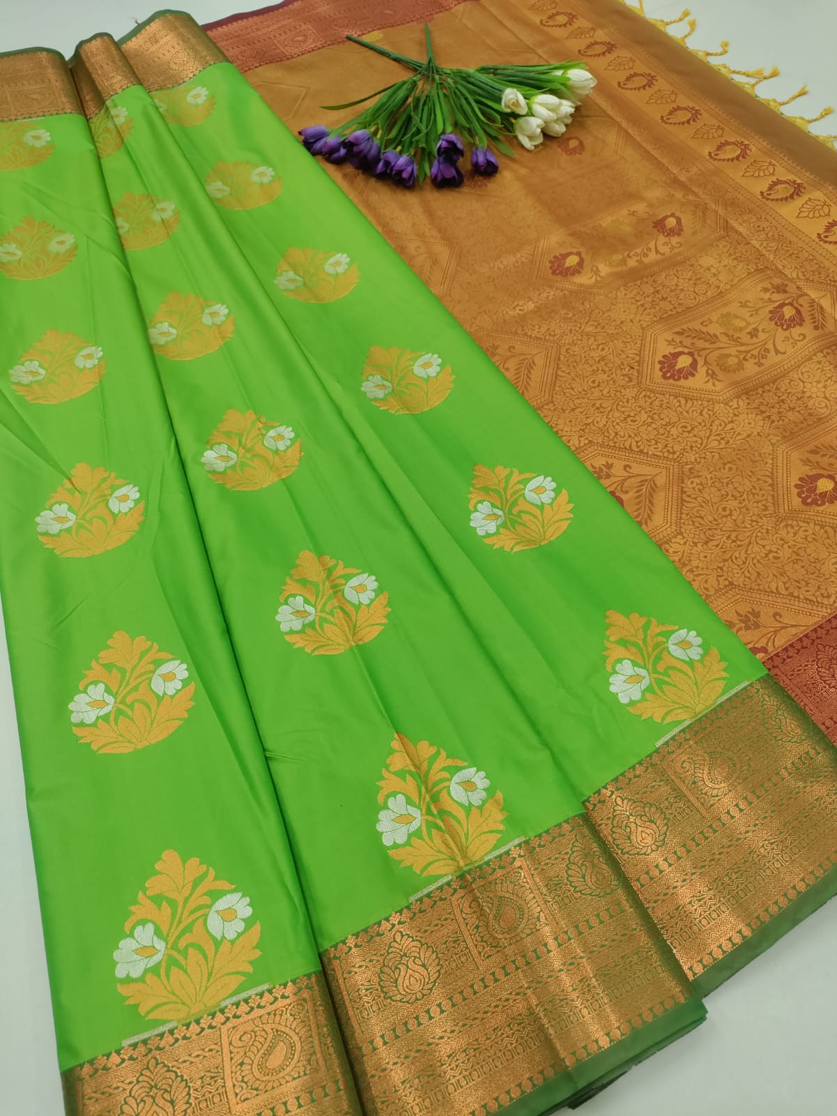 Royal Meena Soft Silk Saree with Dual Tone Contrast Pallu