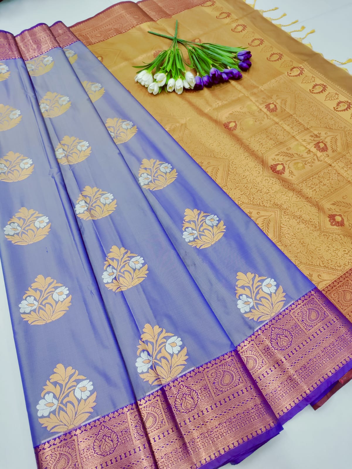 Royal Meena Soft Silk Saree with Dual Tone Contrast Pallu