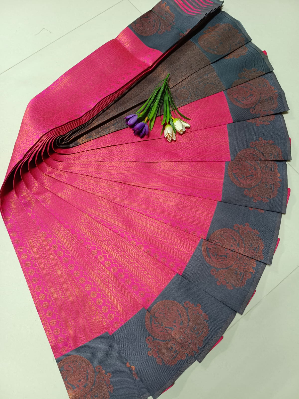 SAMRUTHI Soft Silk Saree – Pink With Grey