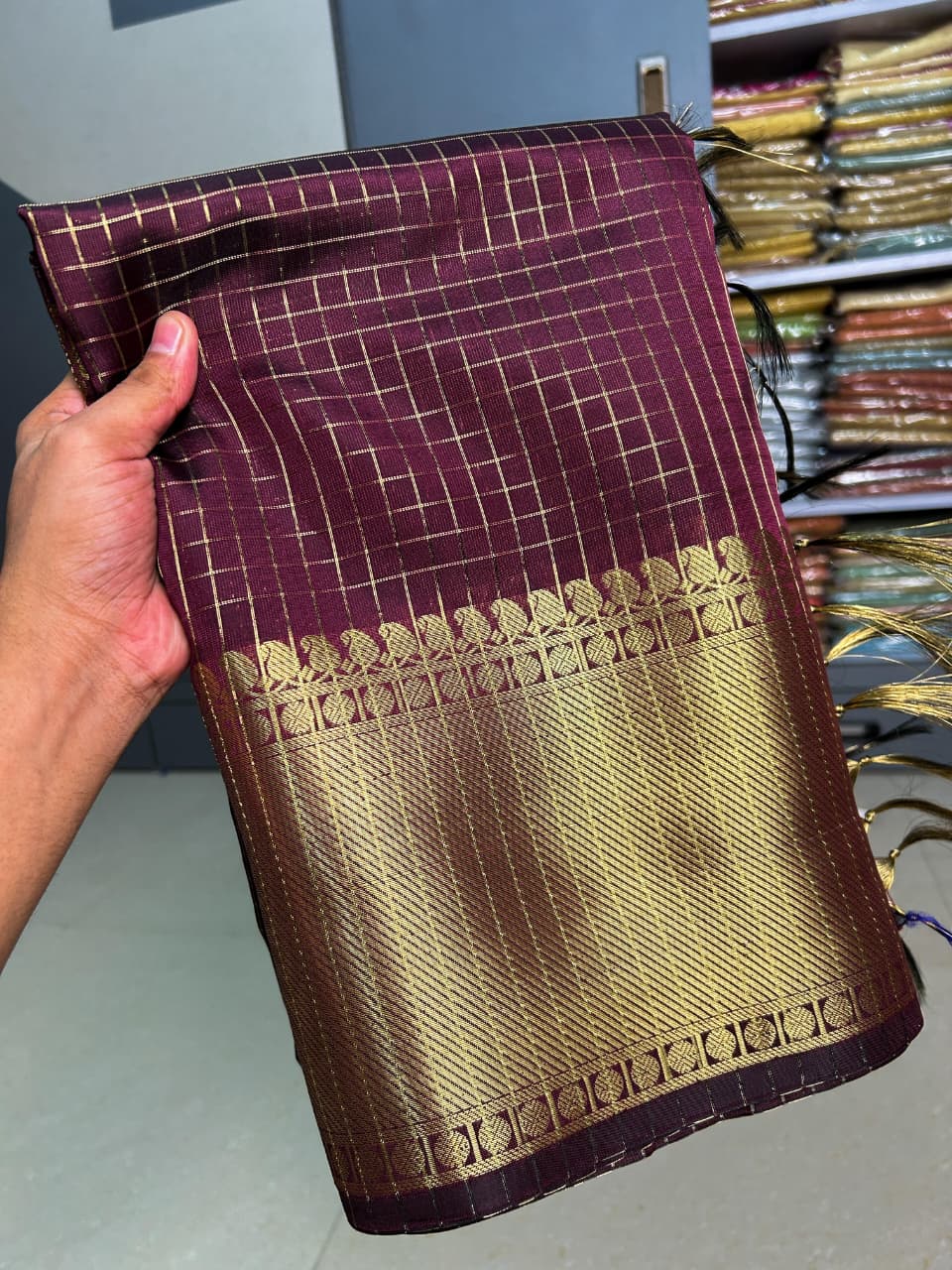 Elegant Tradition – Kattan Silk Saree (Maroon Colour)