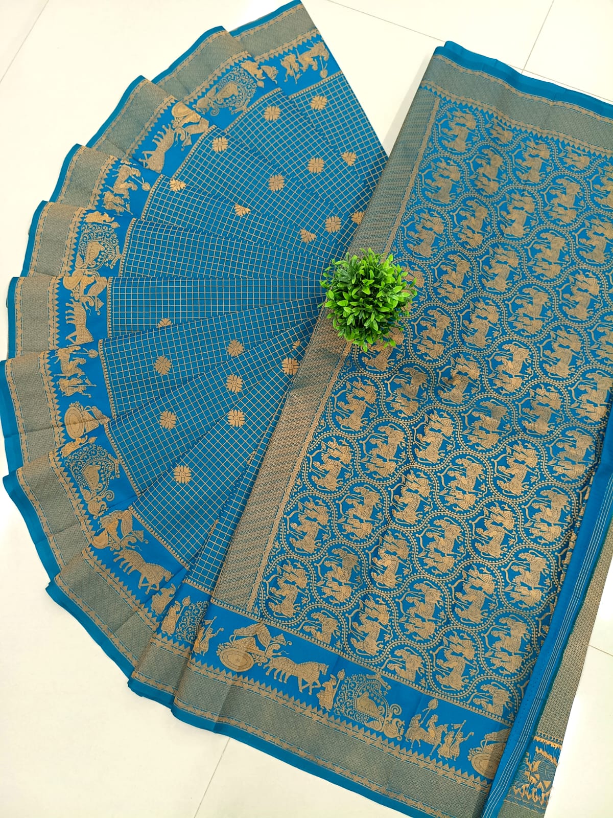 Pallakku Zari Soft Silk Saree
