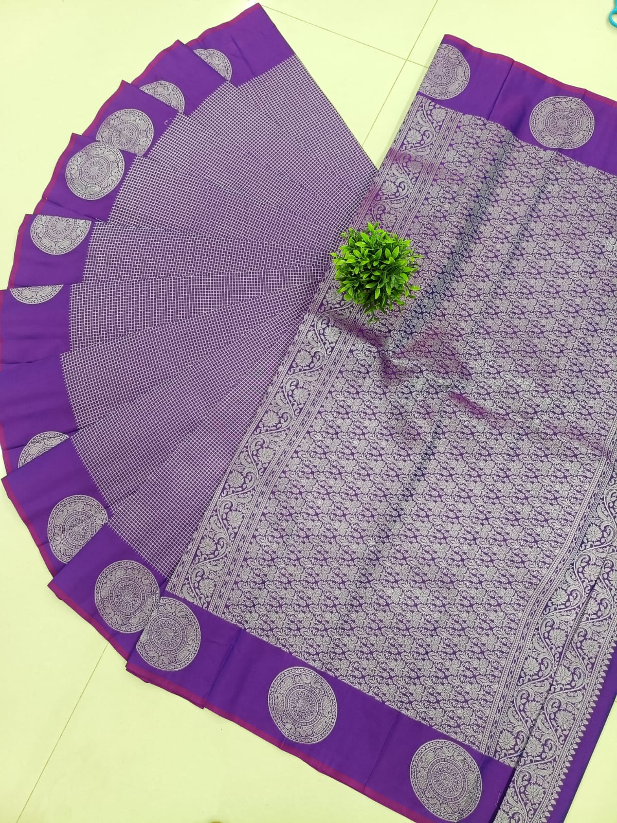 Elegant Grid Weave Soft Silk Saree