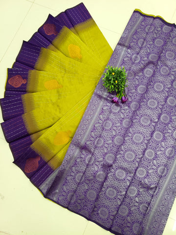 Traditional Floral Motif Semi Silk Saree