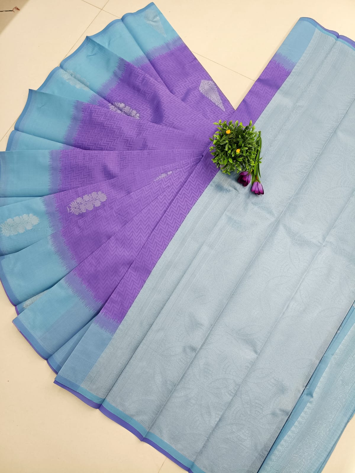 Traditional Floral Motif Semi Silk Saree