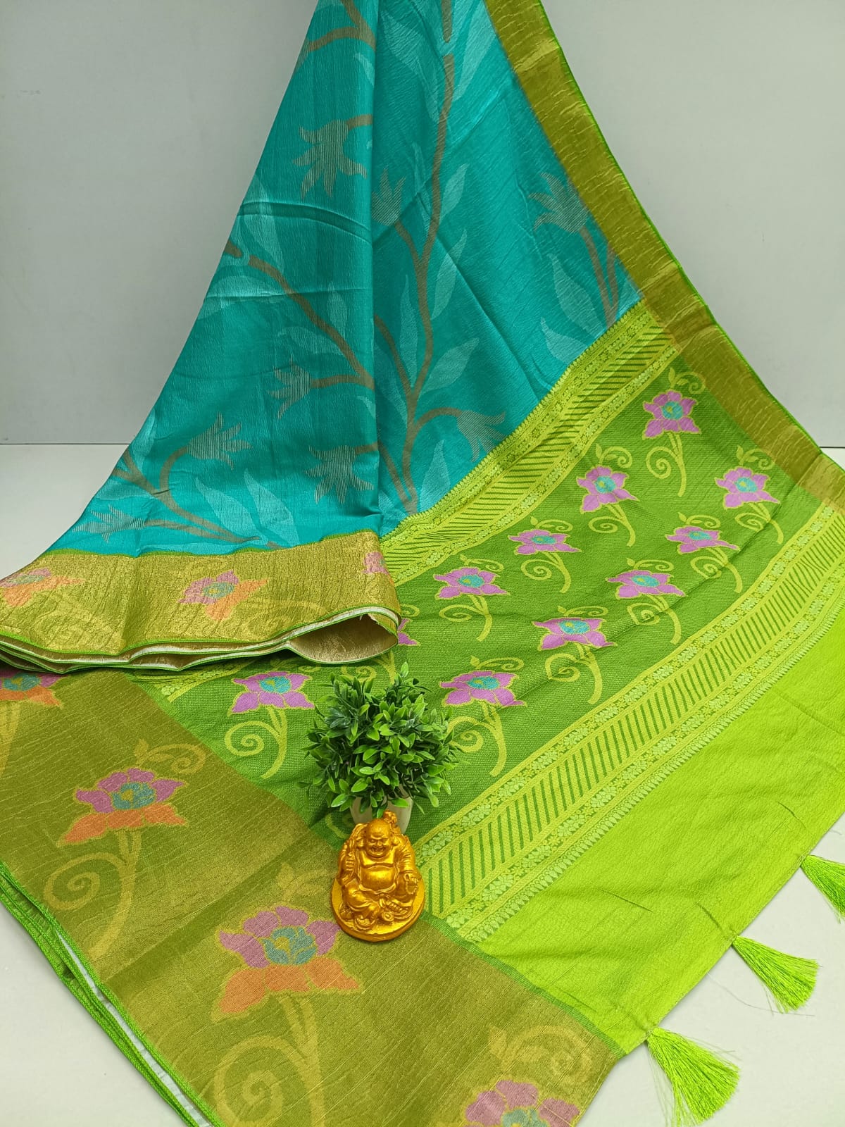 Lilly Crushed Silk Saree
