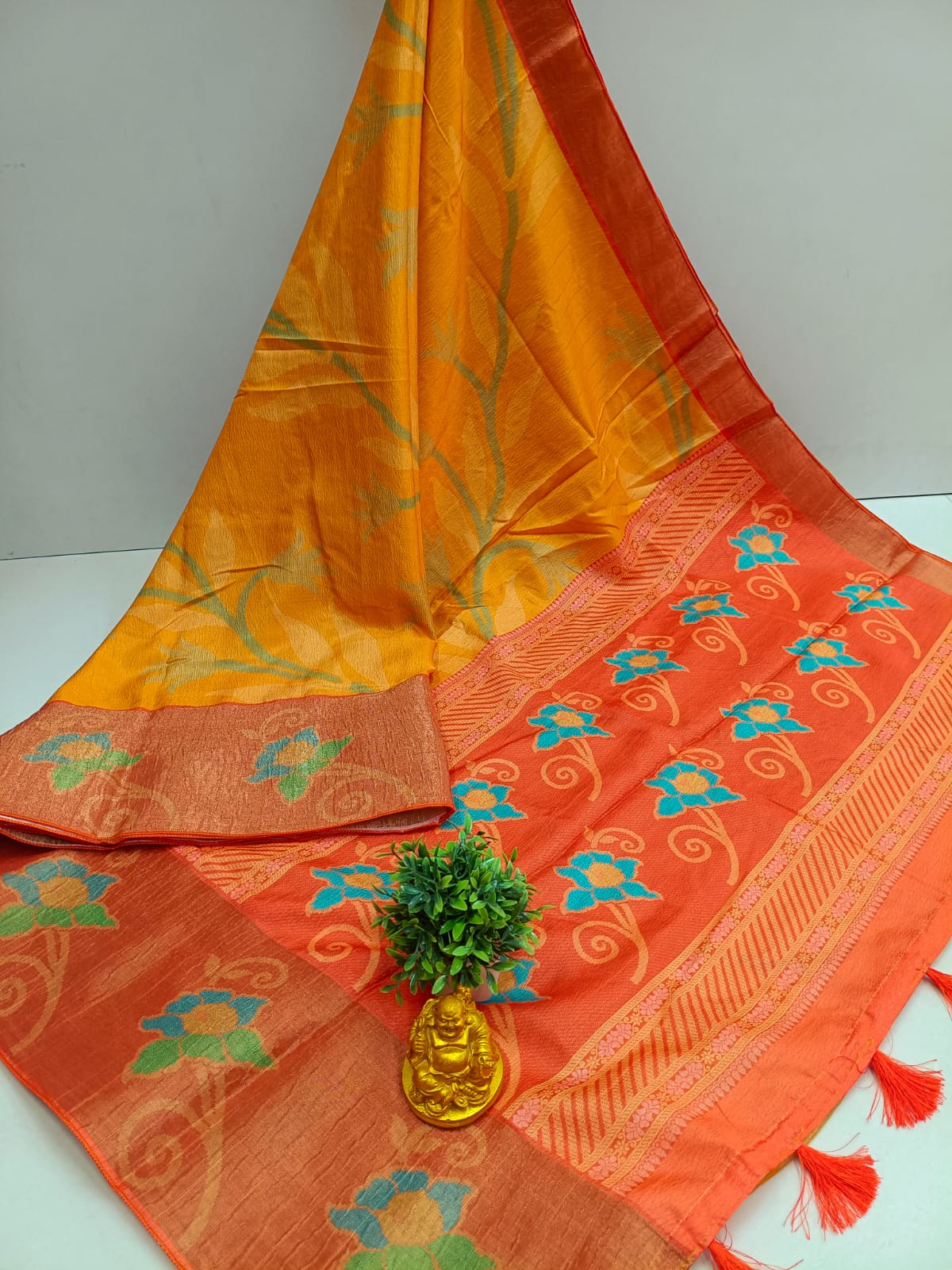Lilly Crushed Silk Saree