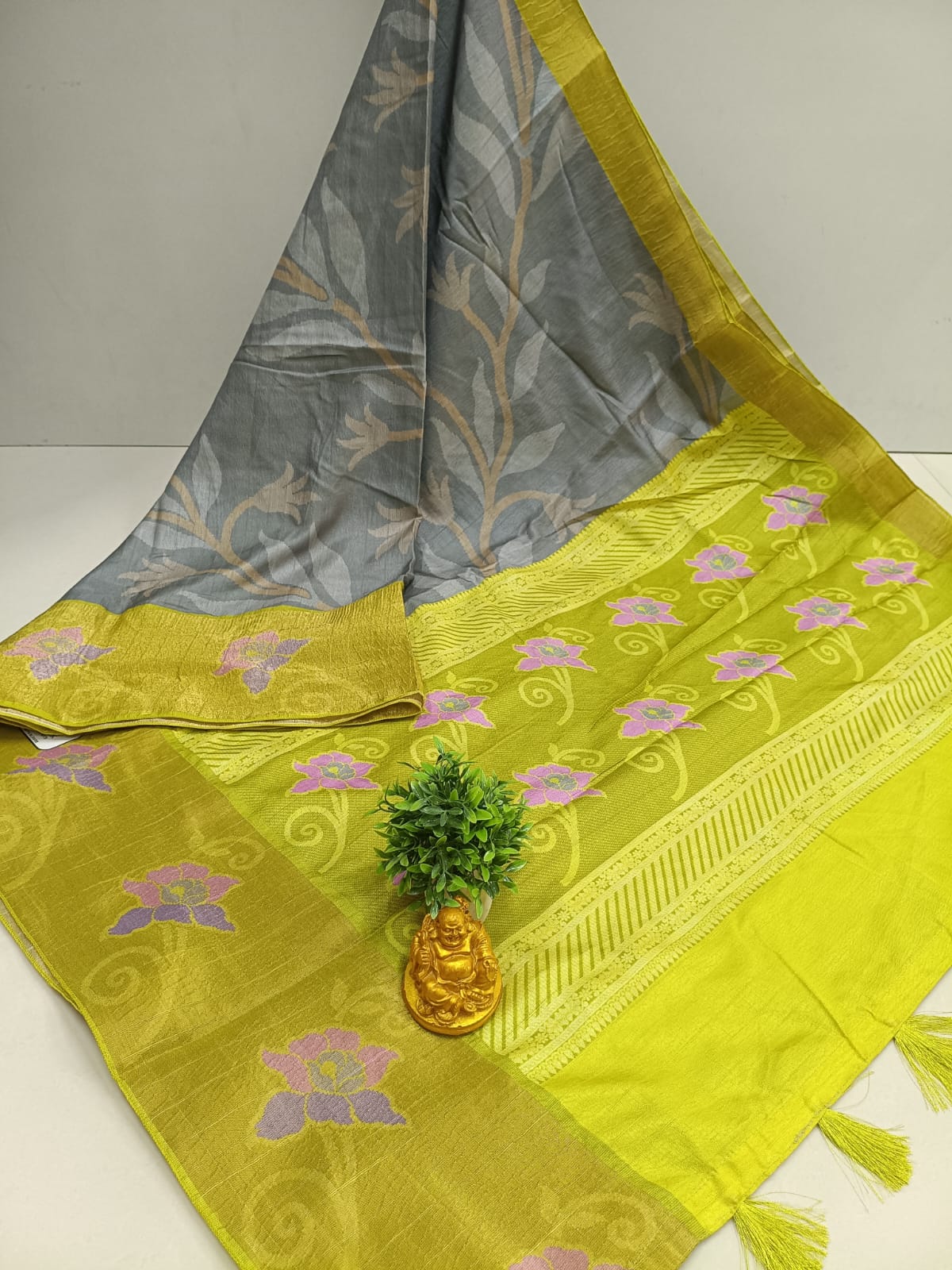 Lilly Crushed Silk Saree