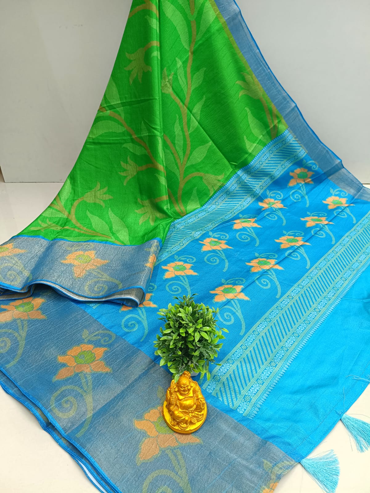 Lilly Crushed Silk Saree