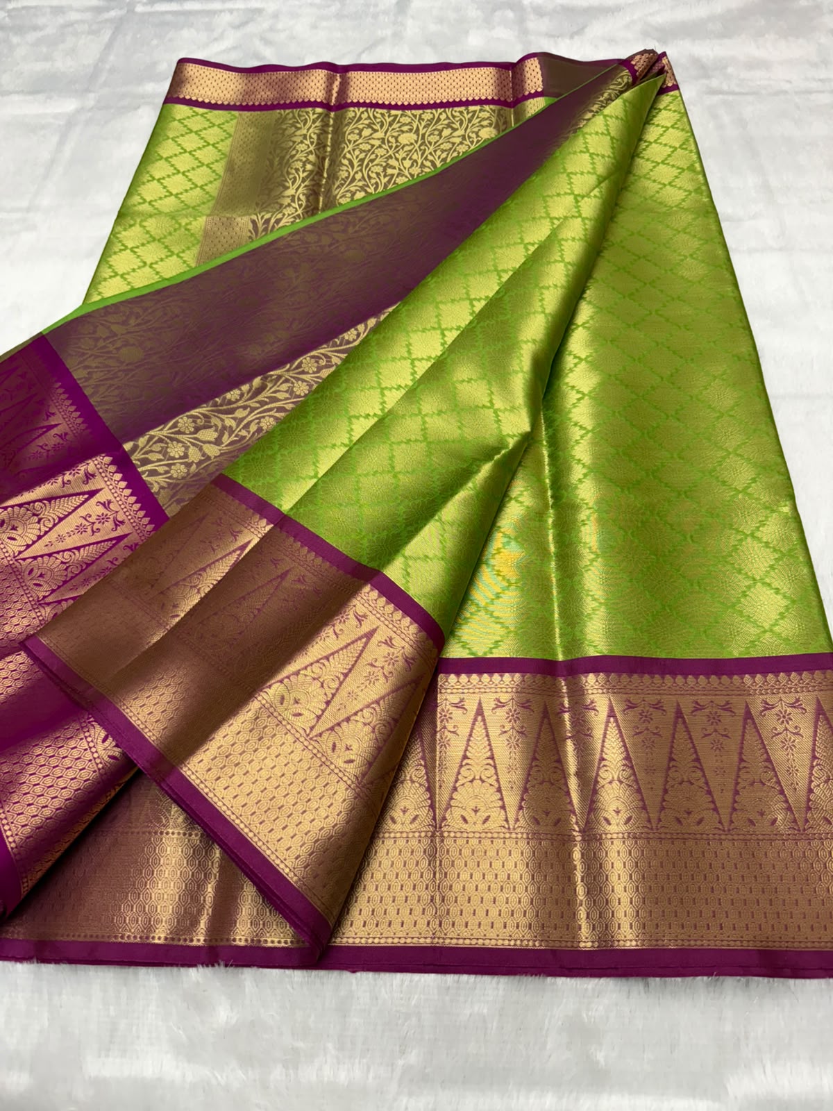 Premium Parrot Green Kattan Silk Saree