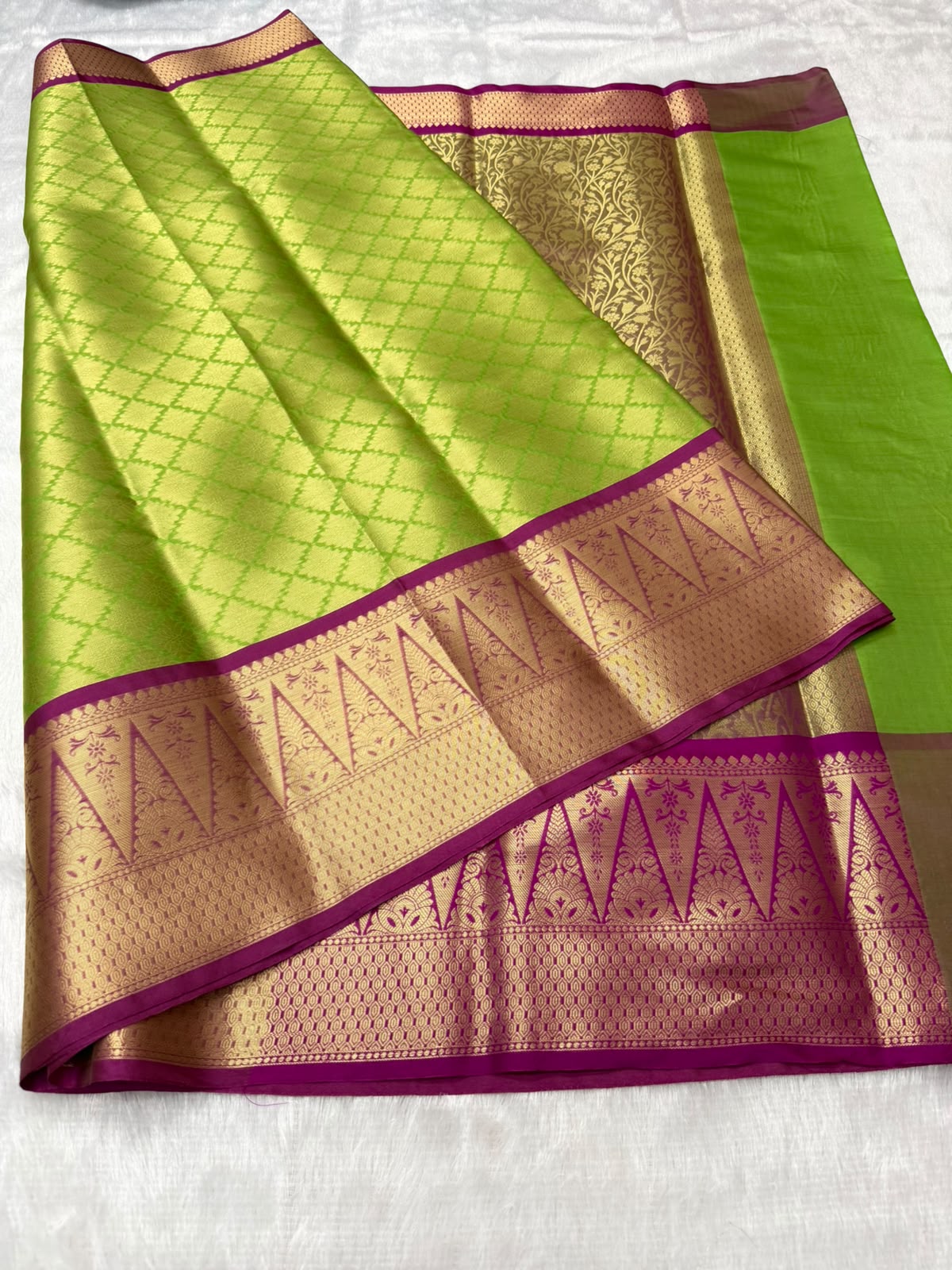 Premium Parrot Green Kattan Silk Saree